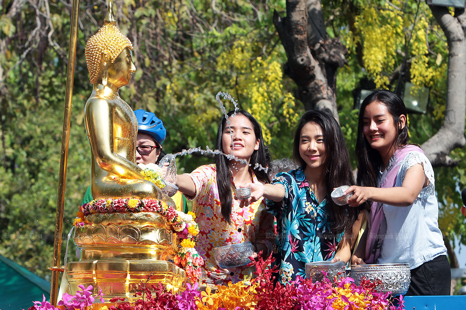 Bangkok Izinkan Festival Songkran dengan Prokes